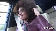 Riproduci Una bella ragazza si fa sperperare in pov e si fa sfondare la fica