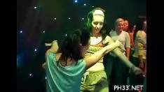 Riproduci Orgia porno