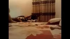 Oynat Beyazlatmak kazıma ve yağ. 2 yıllık sashays ile performans