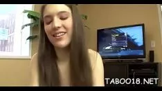 Redare Adolescent brunetă sexy obține schyearn laids