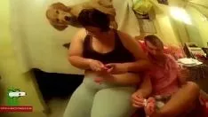 Odtwórz Ssać mu stopy, sashay i ruchać go w salonie. raf132