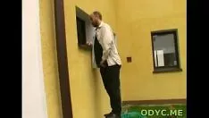 تشغيل الشباب الأشقر البذيء يستشعر هولي حربة فيها