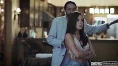 চালান বেবি ট্রেডগার্ল কাজ করে তাকে চোদো