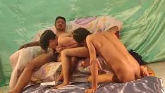 চালান কাউমিসি ওয়াক্স ক্লাইম্যাক্স এবং ক্লাইম্যাক্সে দুটি গামশুতে চড়ছে হট একটি মিসি ঘোড়া।