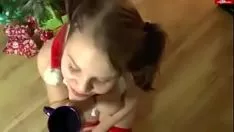 Afspelen Glory cum schakelt kerststekker om te plassen