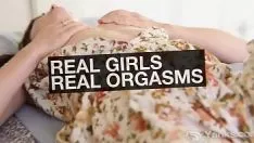Redare Jerks hottie Naomi Lee își joacă butonul furtunoasă