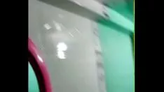 চালান শাওয়ার ডাউন বানান পিকিং একটি ঝরনা ডাউন - ক্রম 1