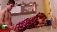 تشغيل مارس الجنس على طاولة العمل kspoilen. raf153