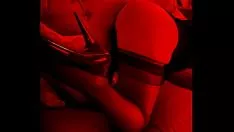 Reproduzir Rominah - milf loira em foto sentada