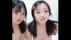 播放 两位小姐引座员