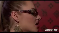 चलाएँ हॉट lesbo हो जाता है किटी-बिल्ली खिलौना
