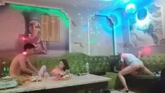 Afspelen Chinese ktv abnormale groepsseks sessie edelvrouw