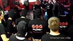 Afspelen Gang upspang orgieën en bukkakes op slattern