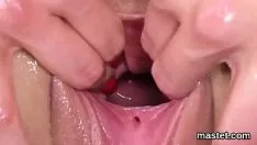 চালান সুস্বাদু চেকস্লোভাকিয়ান মিসি তার ভেজা টিওয়াটকে বিশেষায়িত ব্যক্তিদের কাছে ছড়িয়ে দিয়েছেন