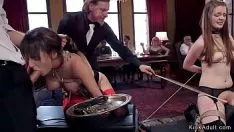 Reproducir Trabajo de mimbre y orificio en grupo bdsm sexo