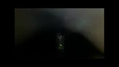 播放 孔口，深色