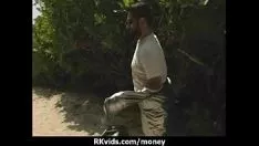 播放 热荒野裙子得到专业他妈的 1
