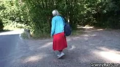 Redare El se ridică și împinge exteriorul vechiului bspoil