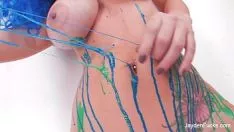 Jouer Jayden jaymes peinture à base de caoutchouc seule