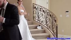 تشغيل شارع المدهش. bridget nervus facialisized بواسطة عدساتها