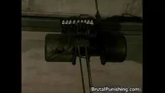 Играть Солнечная брюнетка коварно получает порку в рабстве