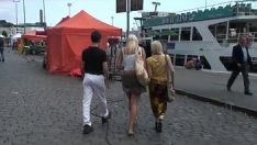 Играть Взгляните на триаду подросткового отверстия публично