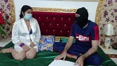 Riproduci Insegnante indiana fa sesso con il suo studente