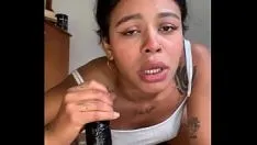 Jouer Étudiant latina premier deepthroat joi creampie (clip complet)