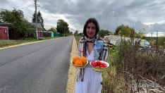 Играть Деревенская девушка согласилась на быстрый секс, пока мужа не было дома