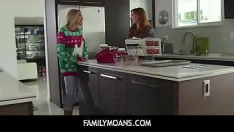 تشغيل Familymoans - تم اكتشافه خلال نجمة الأفلام الإباحية لابنة عيد الميلاد - إيما هيكس
