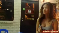 Redare Fată thailandeză timidă, dar curvă, dusă la hotel și futută