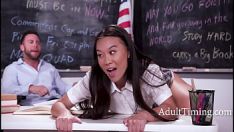 Redare Profesor timid renunță în cele din urmă și bate acea pisică de adolescentă asiatică