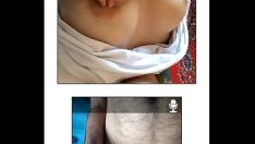 चलाएँ कैम पर सफेद मिस्सी के साथ