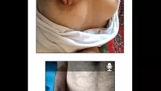 चलाएँ कैम पर सफेद मिस्सी के साथ