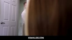 تشغيل Xsmallsis - شاب صغيرتي شقراء في سن المراهقة مثل أخت عائلة مارس الجنس بواسطة الديك غير الشقيق بوف - داكوتا بيرنز