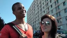 Redare Melinda și iubitul ei fac o triadă