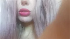播放 继妹放弃健身房，转而参加淘气瑜伽课程