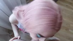 Afspelen Vrouw kan geen genoeg krijgen van deze grote lul: deepthroat en slik elke druppel
