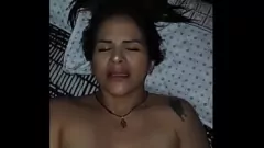 Redare MILF latină „La Potra Aleja” ia un penis crud și dă creampie