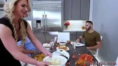 تشغيل مناورة حمراء ساخنة كبيرة الحلمه جبهة تحرير مورو الإسلامية ش. س. فتى الجيش يلمس البطن مطية