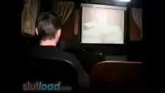 Reproduzir Garota no cinema