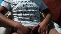 Redare Băiat în prosop atinge jos himego mai târziu baie